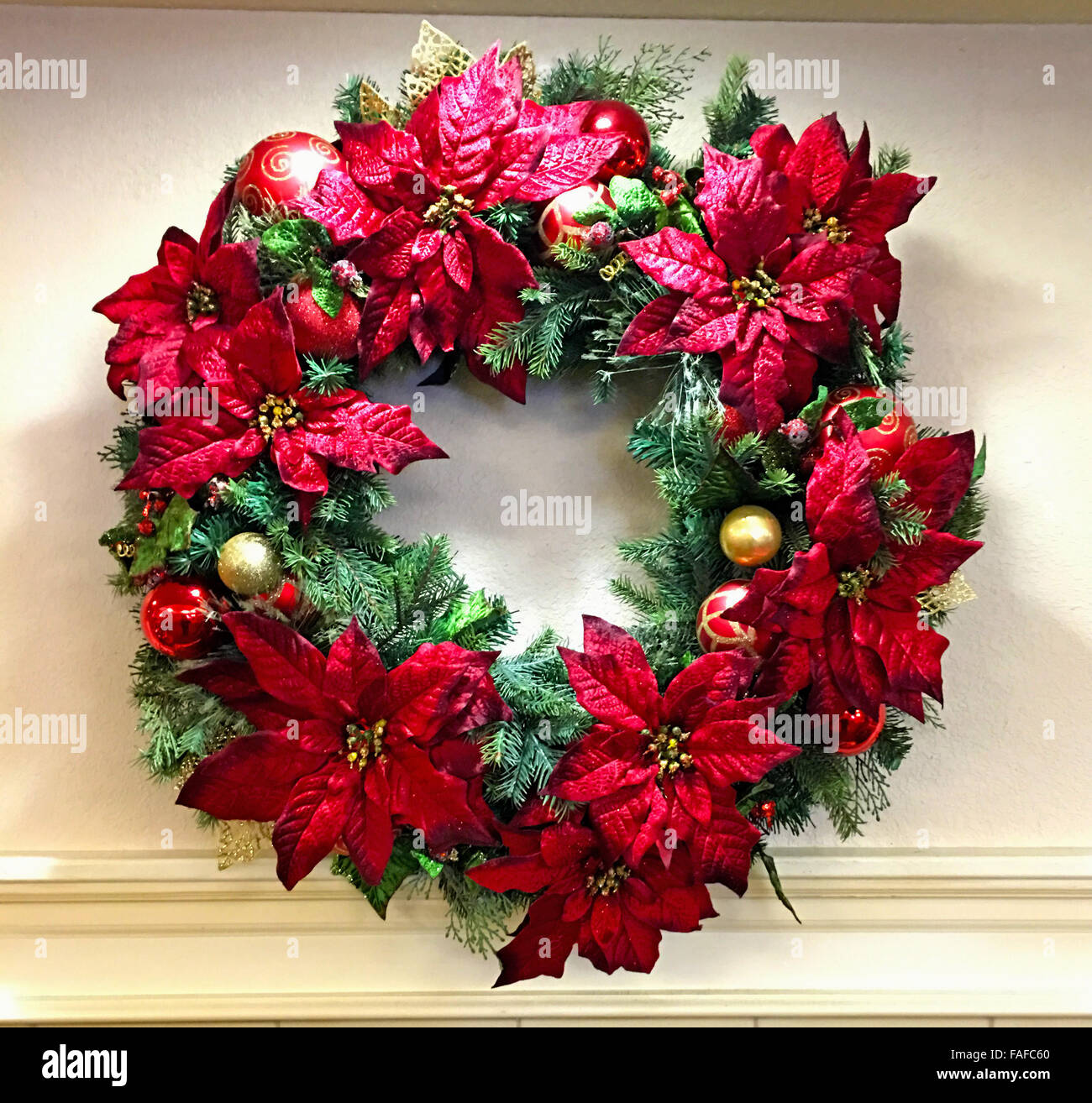 "The Reef" christmas reef on a door Stock Photo Alamy