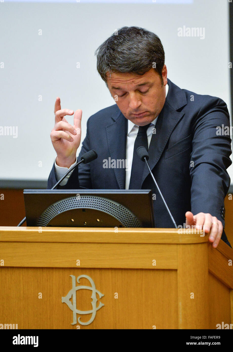 Rome, Italy. December 29, 2015. New Hall of the Palace of the parliamentary groups of the Chamber of Deputies , the conference of the year-end 2015 of the Prime Minister Matteo Renzi, In the photo: Matteo Renzi. Credit:  Silvia Lore/Alamy Live News Stock Photo