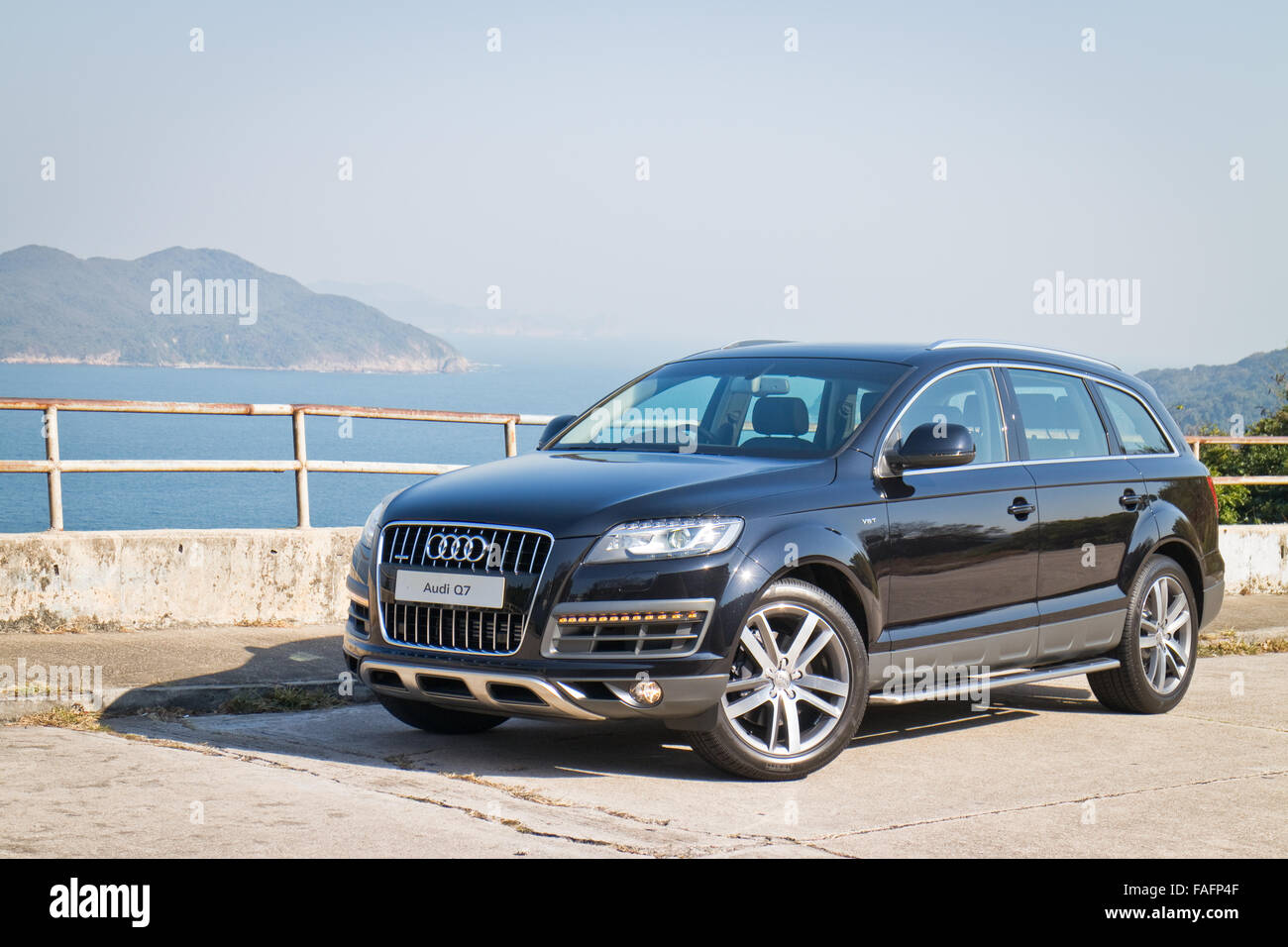 Audi q7 hi-res stock photography and images - Alamy