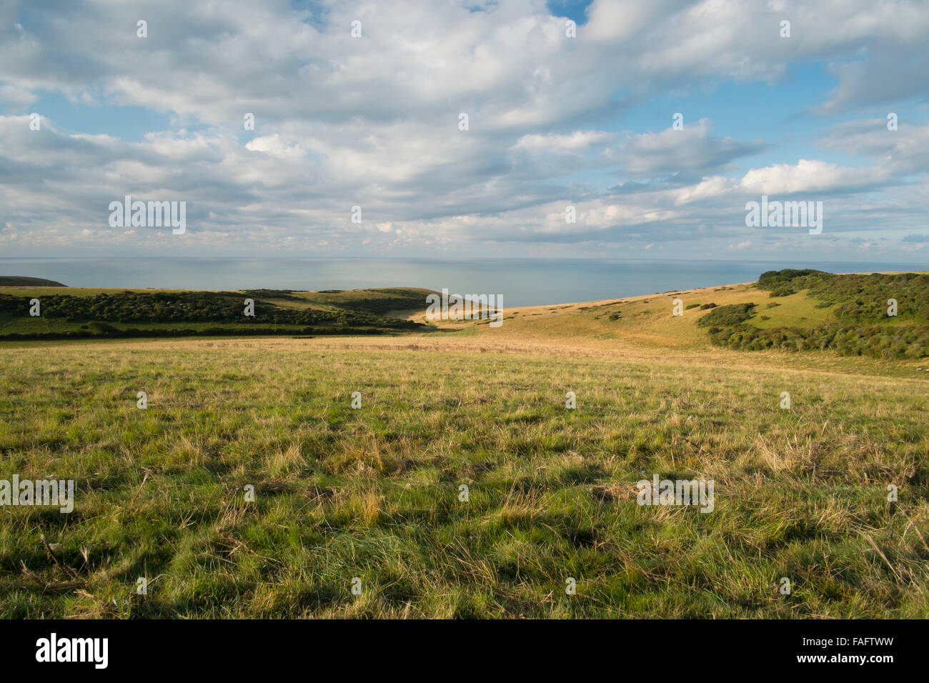 Scudding Dramatic clouds scudding over view hi-res stock photography and images ...