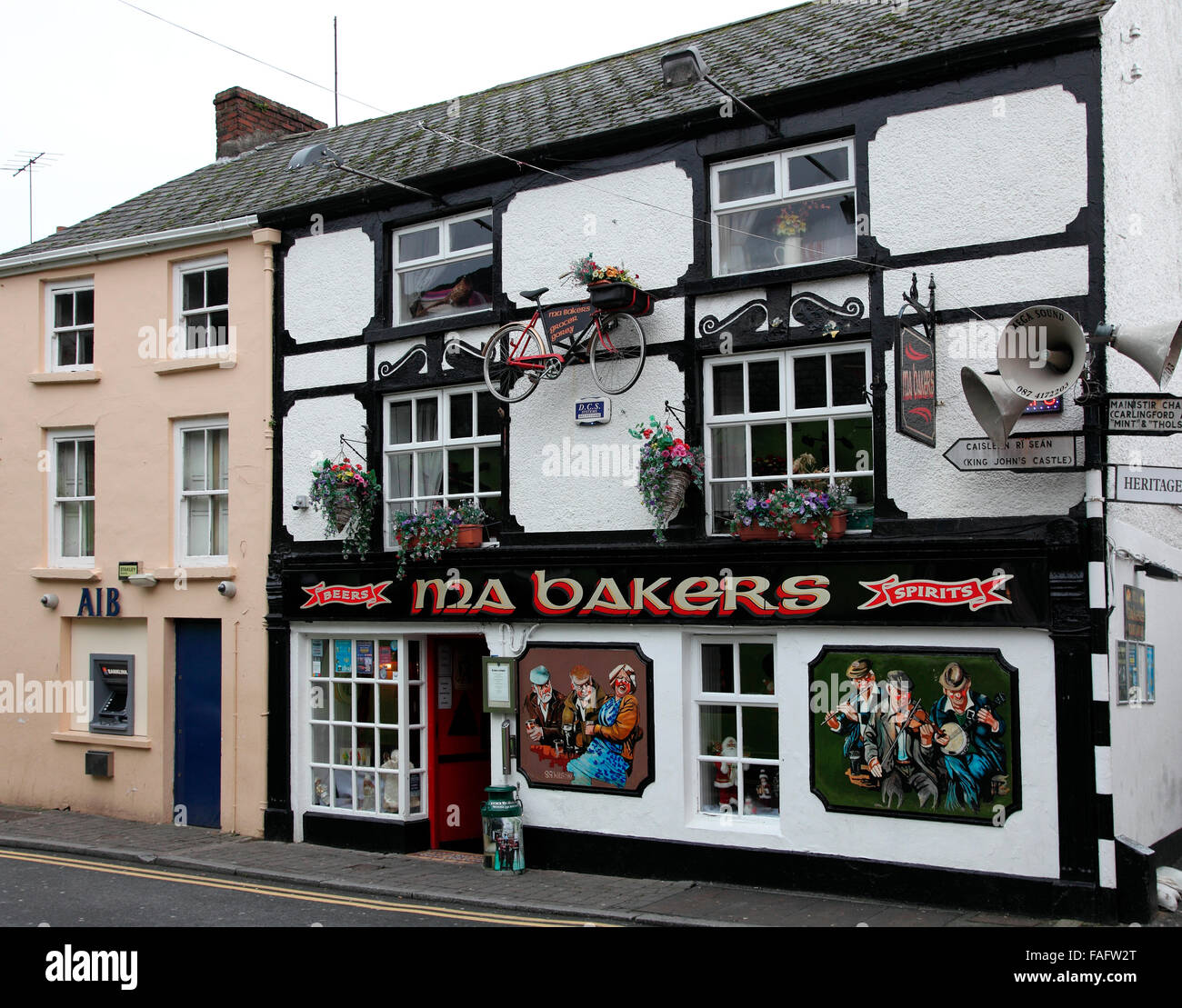 Ma Bakers, licenced grocer and pub in Carlingford Stock Photo Alamy
