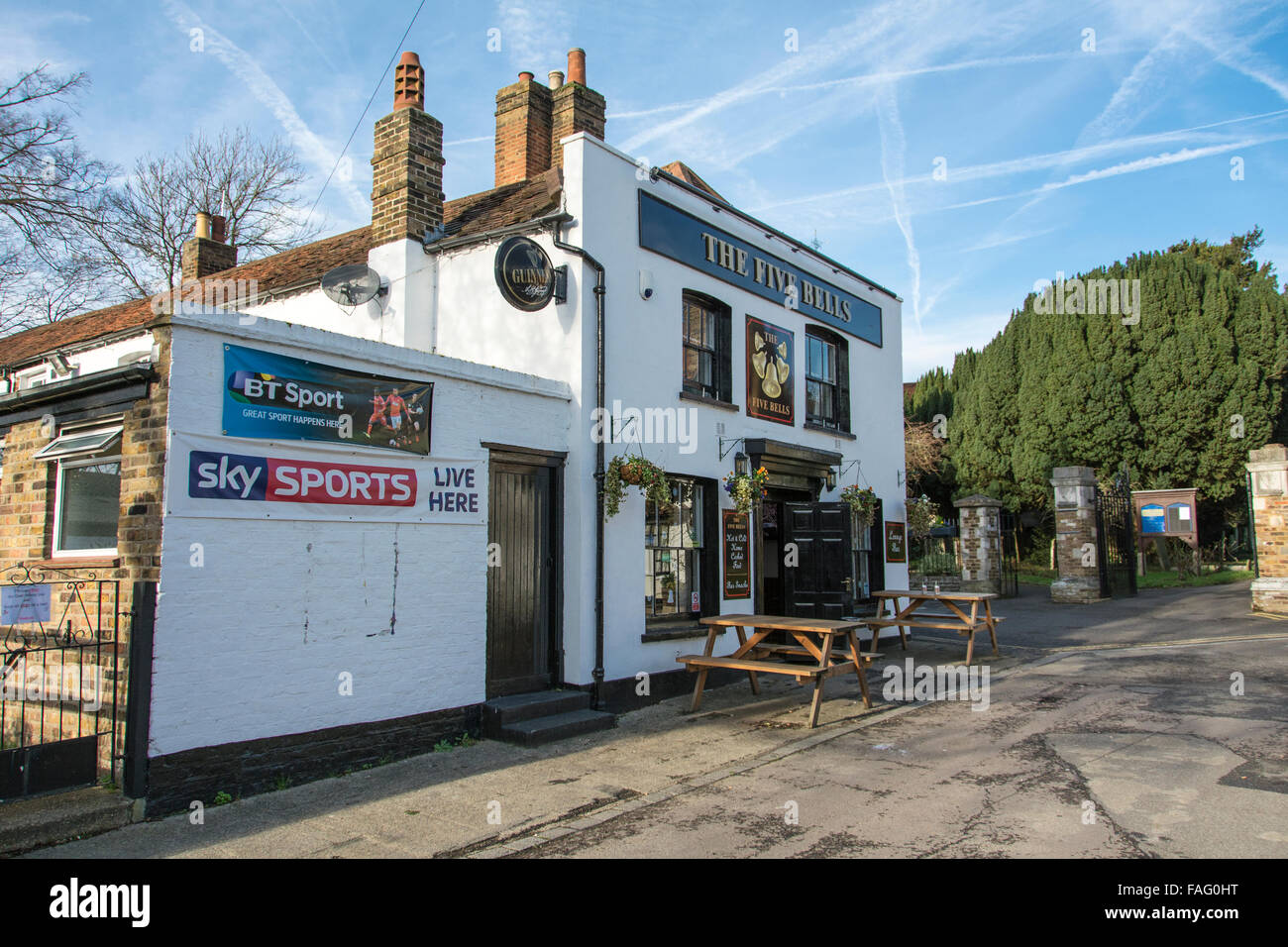 The 5 Bells public house in Harmondsworth an ancient village threatened with destruction due to Heathrow Airport expansion Stock Photo