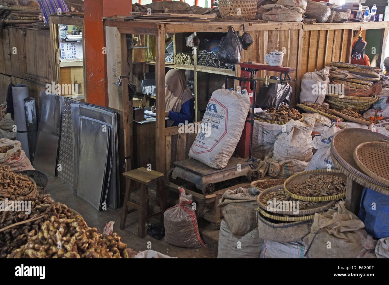 Bulk spice storage hi-res stock photography and images - Alamy