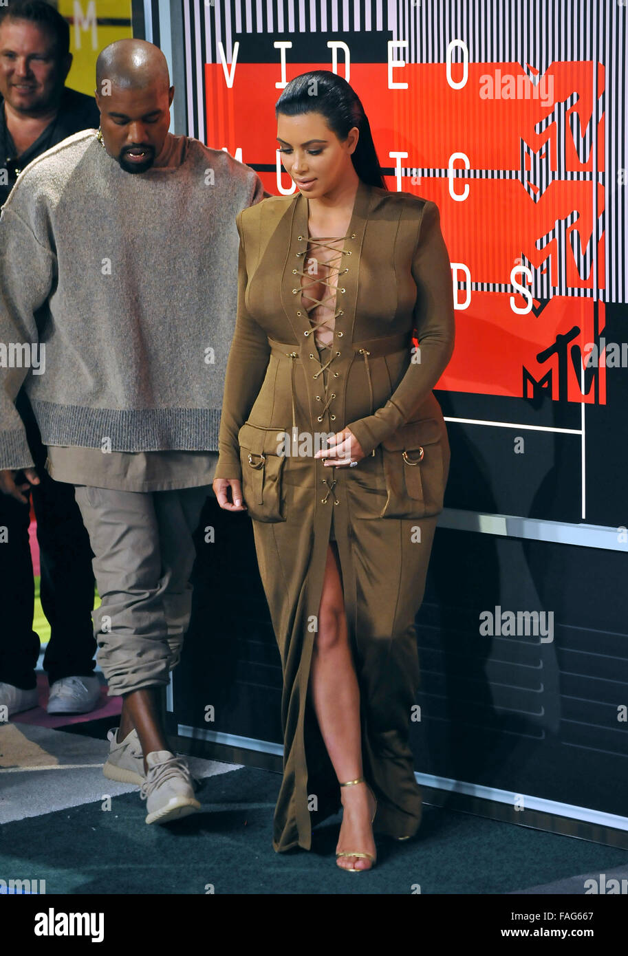 LOS ANGELES, CA - AUGUST 30, 2015: Kim Kardashian & Kanye West at the 2015  MTV Video Music Awards at the Microsoft Theatre LA Live Stock Photo - Alamy