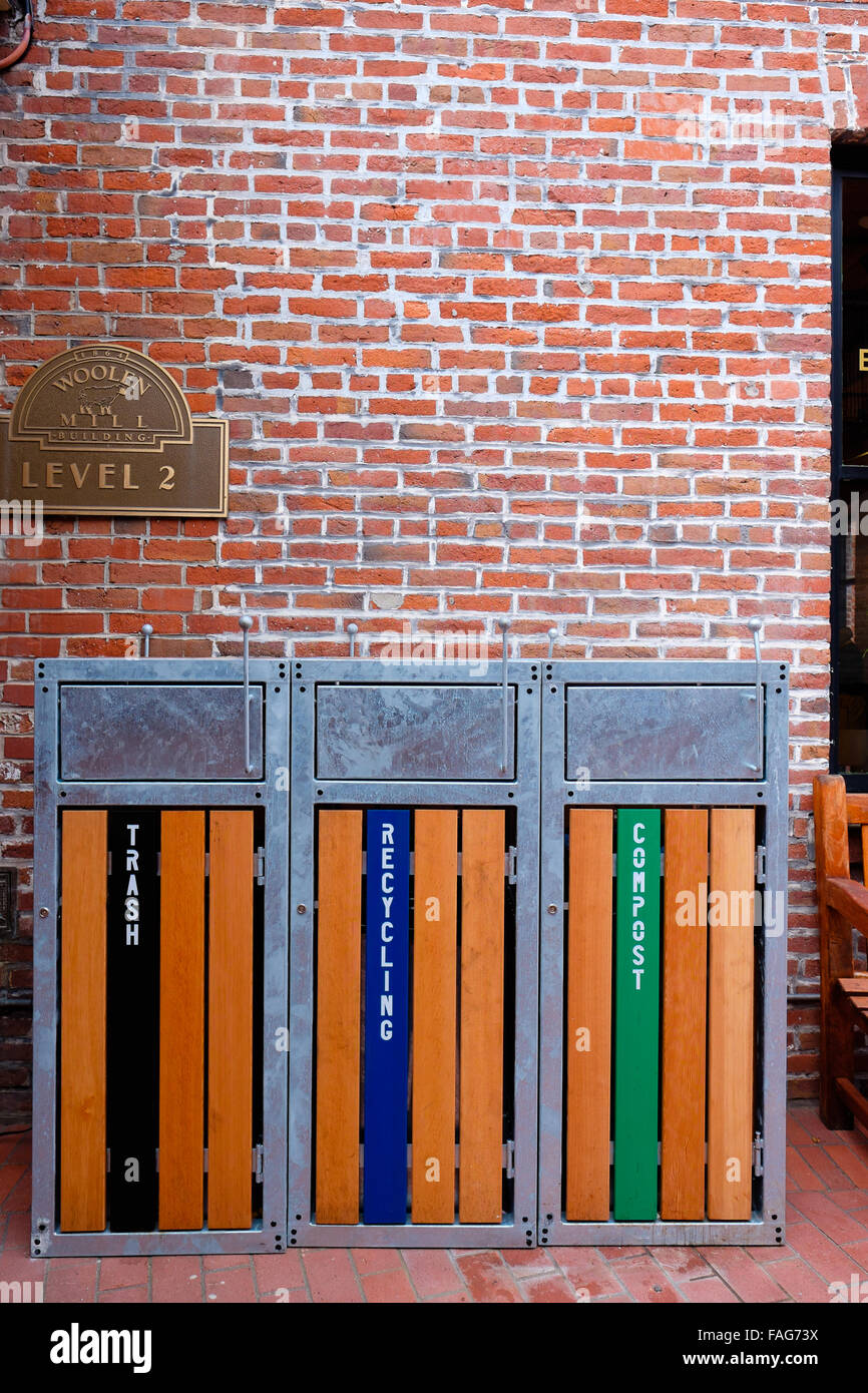 Compost recycling bins hires stock photography and images Alamy