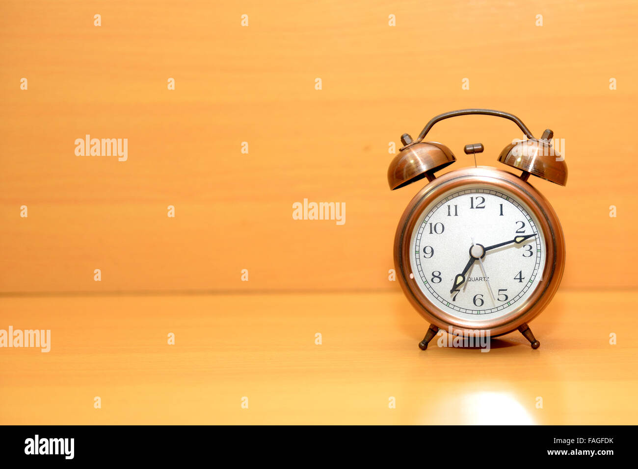 Time and tide wait women. Times change and we with time proverb. Time and tide wait women. Time and tide wait. Time and tide wait for no man русский эквивалент.