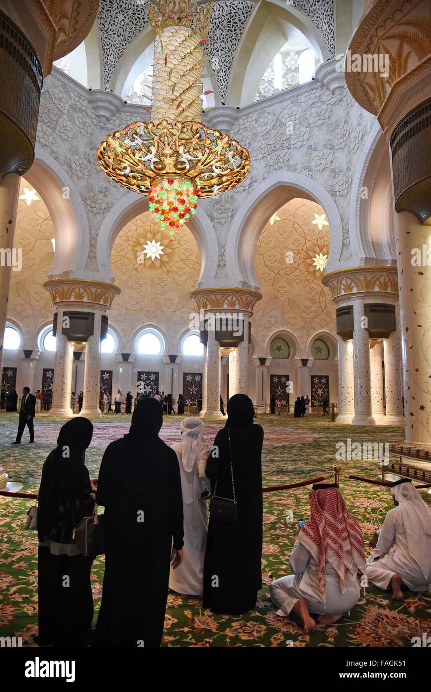 UAE Sheikh Zayed Grand Mosque i Abu Dhabi, the capital city of the United Arab Emirates . Stock Photo