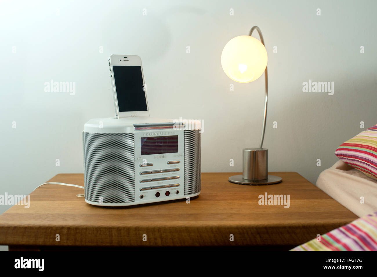 Iphone alarm clock hires stock photography and images Alamy