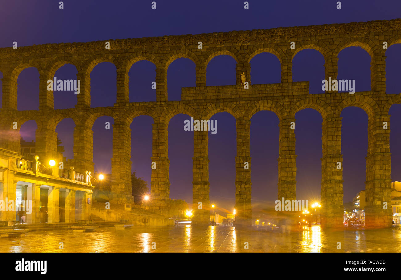 old Roman Aqueduct in night at Segovia, Spain Stock Photo - Alamy