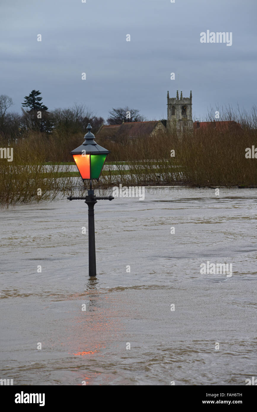 Cawood Bridge, Yorkshire, UK. 30th Dec, 2015. flood defences and closed
