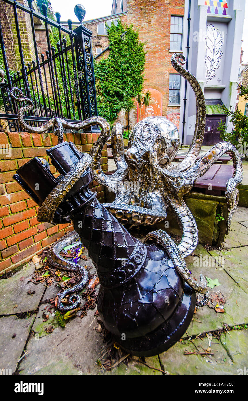 The giant Octopus and rook chess piece sculpture now adorning Butler's Gap in Hastings Old Town by Leigh Dyer Stock Photo