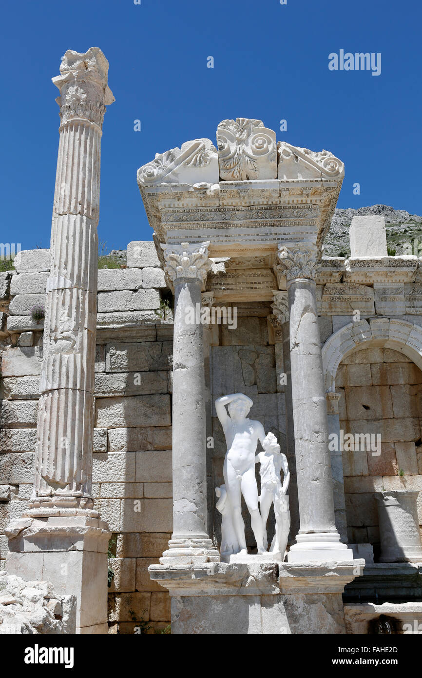 Antoninus Fountain of Sagalassos in Isparta, Turkey Stock Photo - Alamy