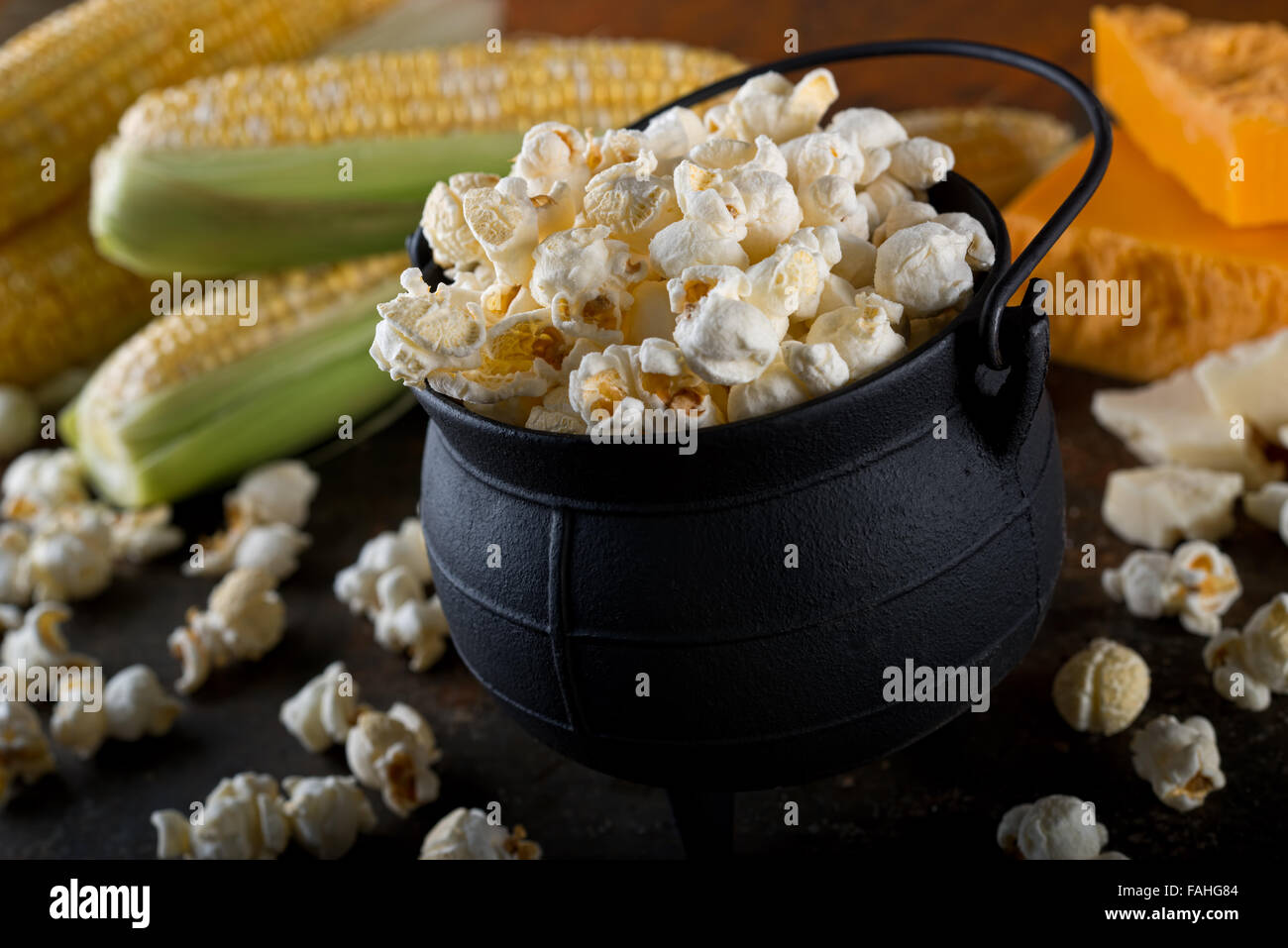 Cast Iron Kettle High Resolution Stock Photography and Images Alamy