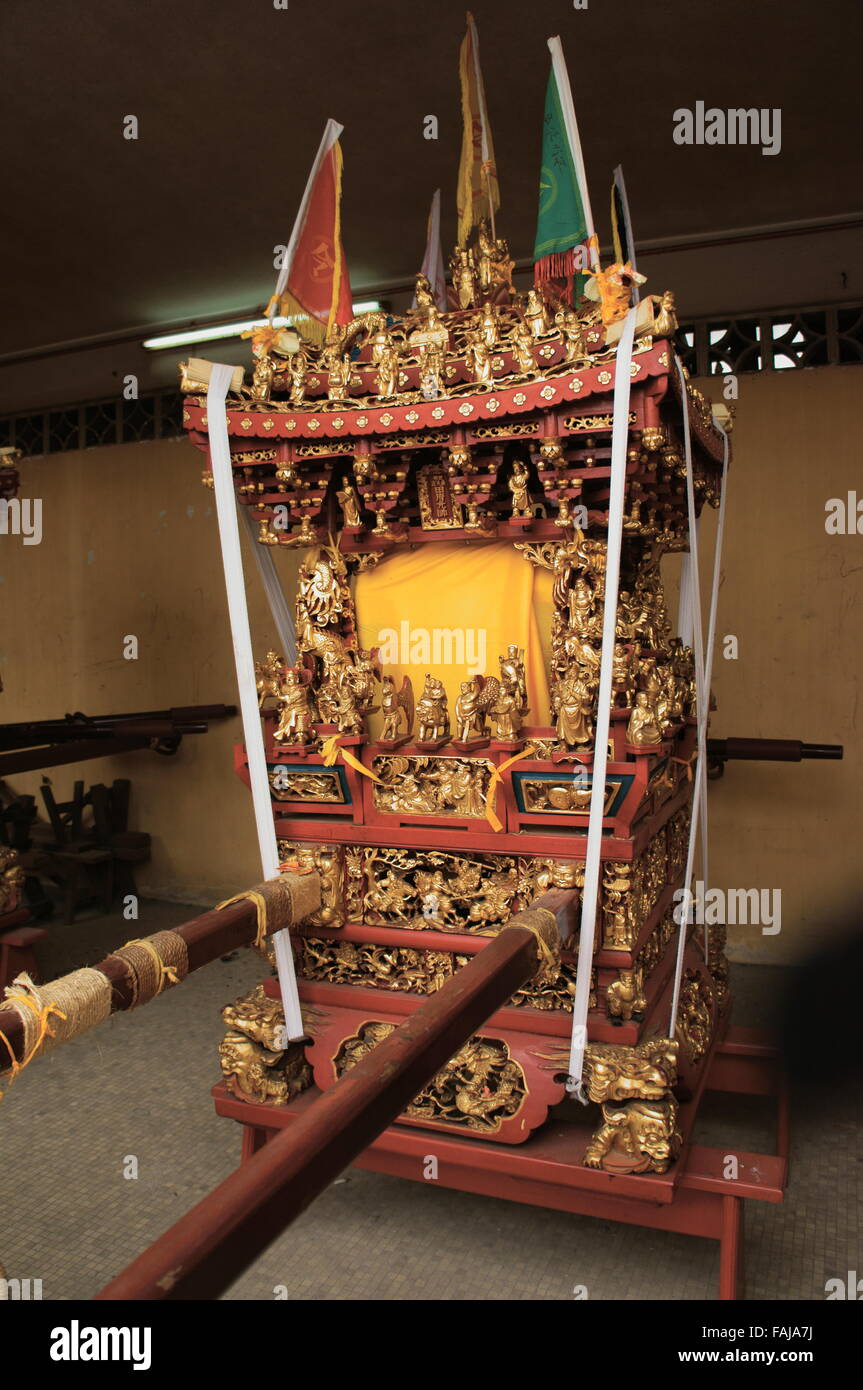 Sedan chair hi-res stock photography and images - Page 2 - Alamy