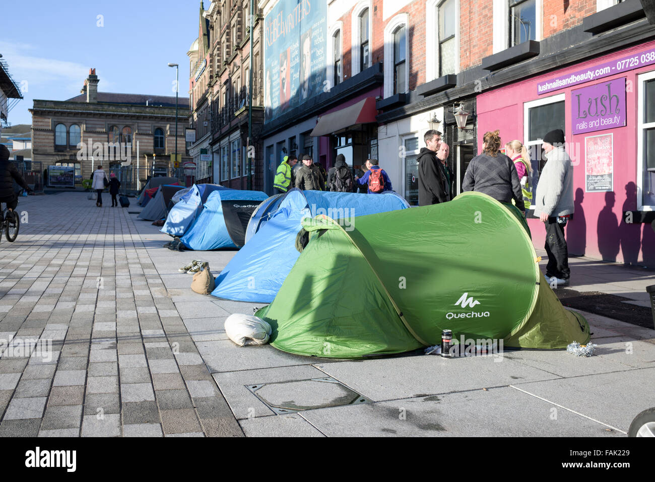 Rough sleepers tents hires stock photography and images Alamy