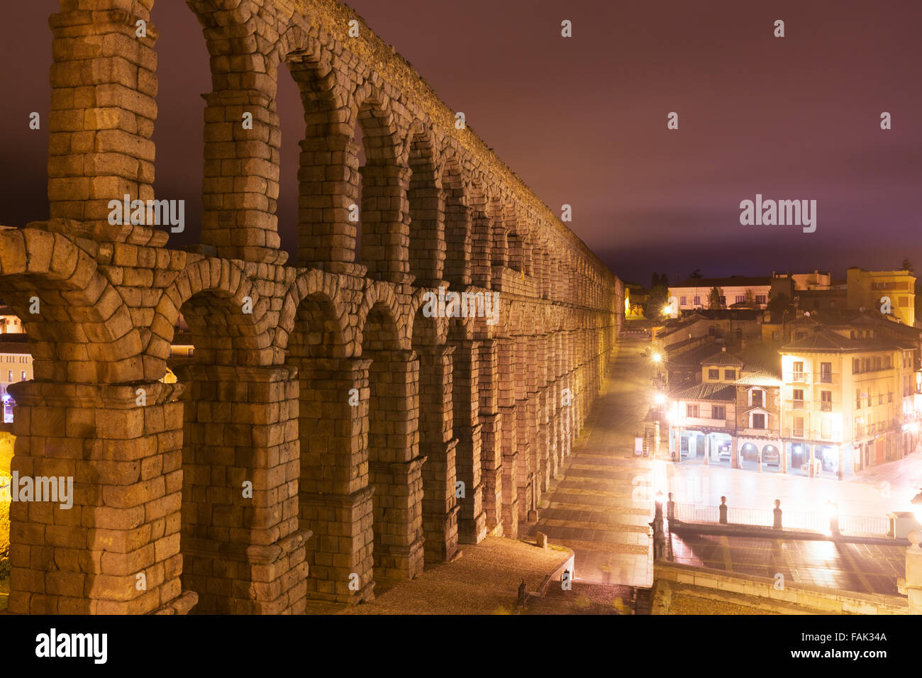 ancient roman aqueduct in autumn night. Segovia Stock Photo - Alamy
