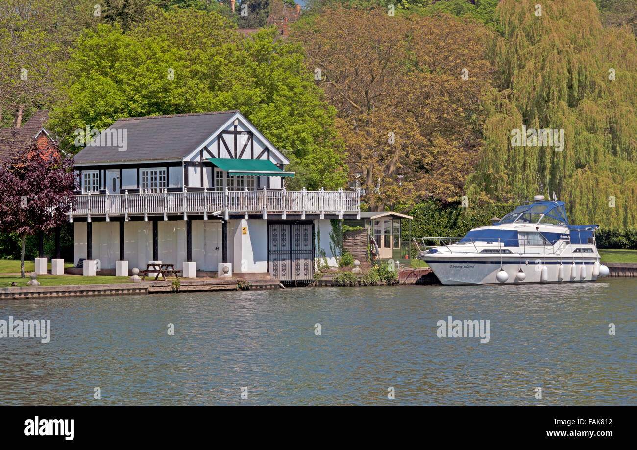 Caversham Reading, Boat House, River Thames, Berkshire, England Stock
