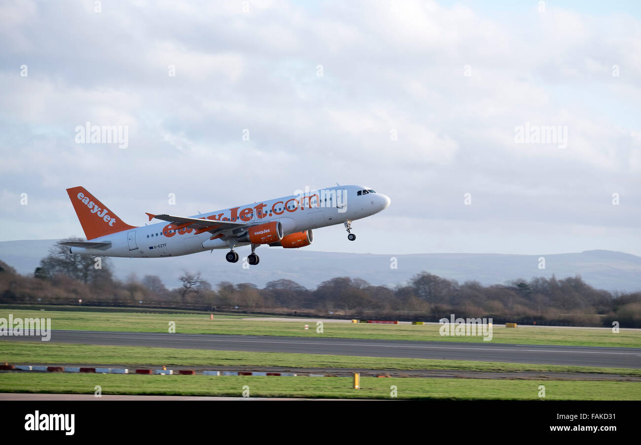 Easyjet Passenger plane getting ready to depart from Manchester Airport Stock Photo