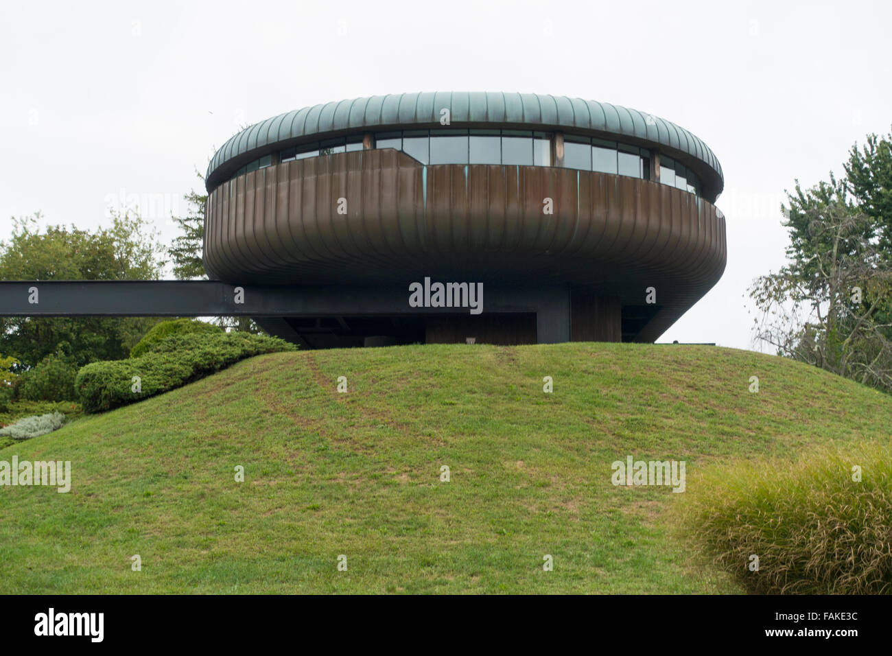 Spaceship exterior hires stock photography and images Alamy