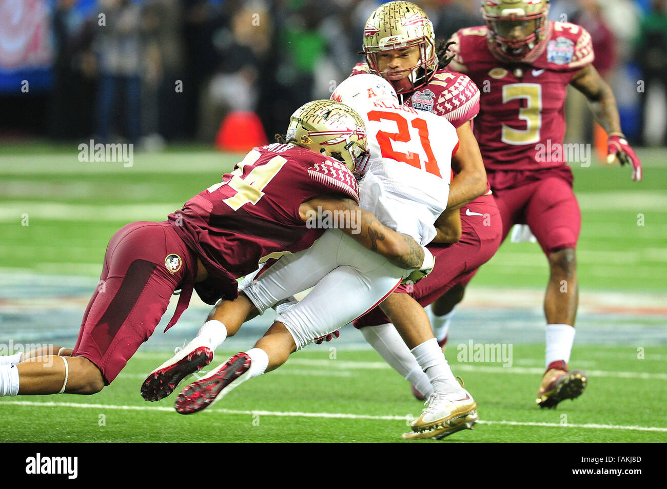 Atlanta Georgia, USA. 31st Dec, 2015. florida state DB Derwin James (#3) in  action during the Chick-Fil-A Peach Bowl game in the Georgia Dome in  Atlanta Georgia, USA. Houston Cougars won the