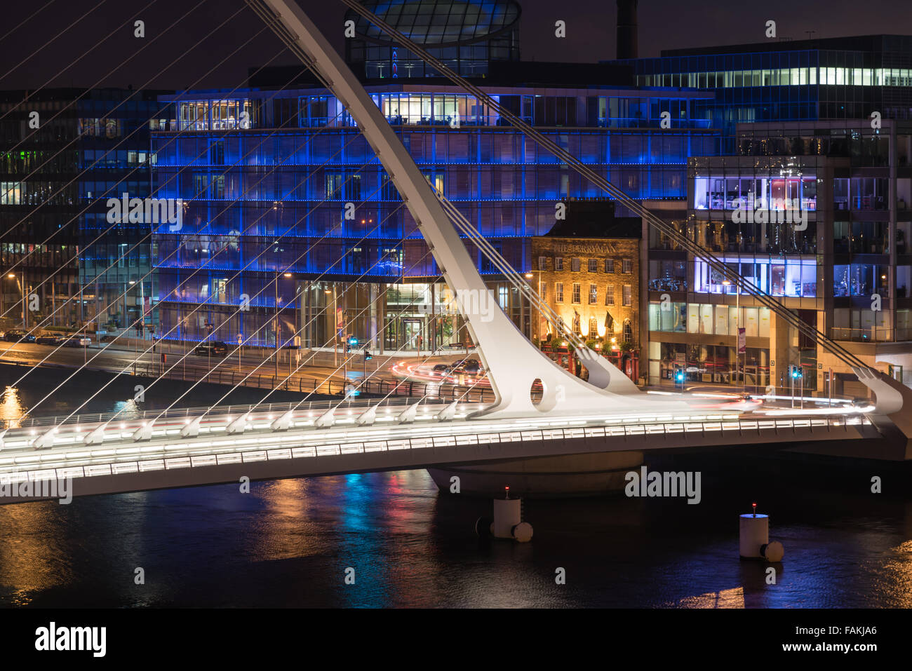 Samuel Beckett Bridge by Night, Dublin Stock Photo - Alamy