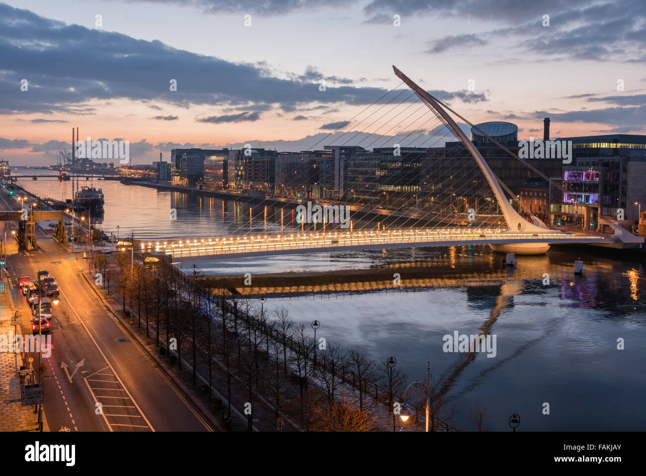 Samuel Beckett Bridge at Dawn, Dublin Stock Photo - Alamy