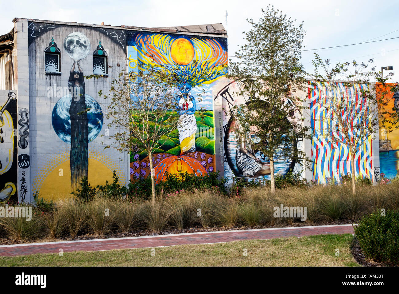 Gainesville Florida,SW Depot Avenue,wall mural,art artwork,visitors