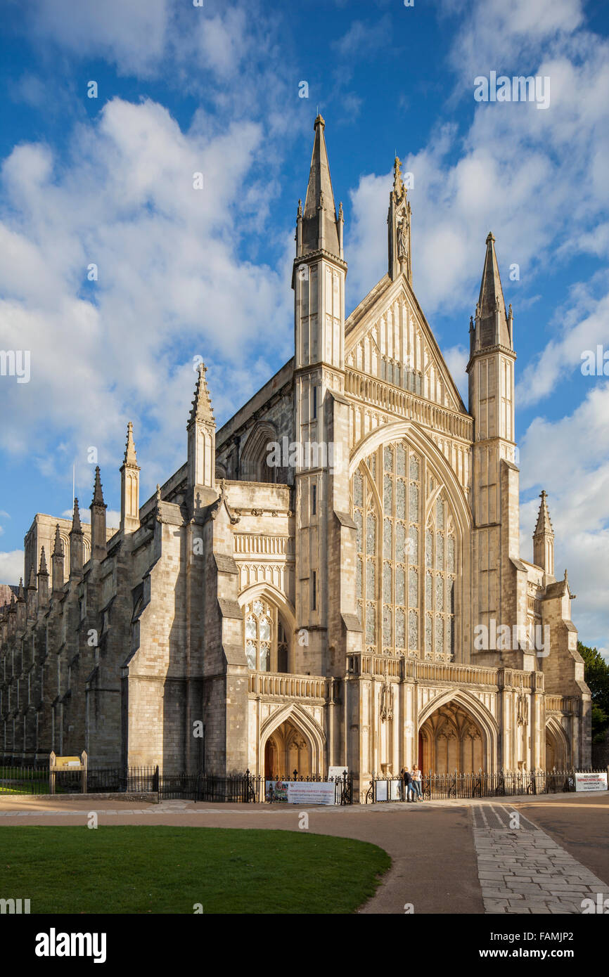 Winchester cathedral hi-res stock photography and images - Alamy