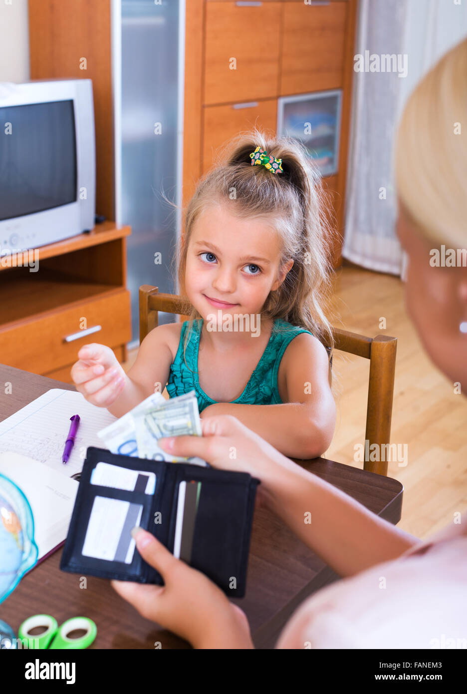 When to start giving a child pocket money 50 When to start giving a child pocket money 49