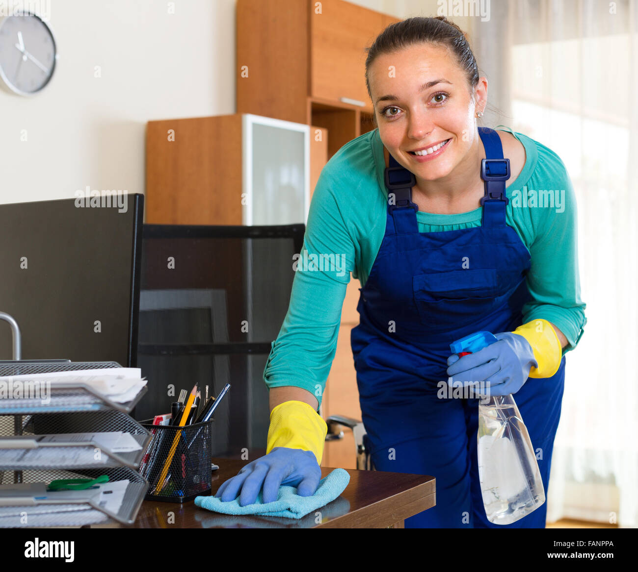 Домработница фото. Женщины отделочницы квартир частные фото. Работа домработница без агентства. Работа домработница без агентства. Работа домработница без агентства.