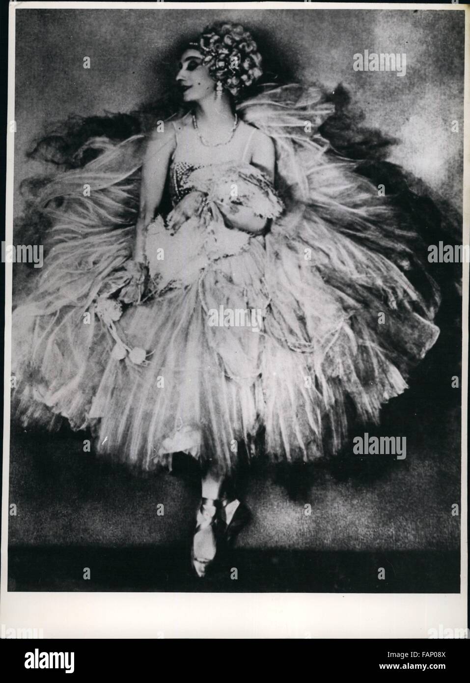 1915 - Anna Pavlova in a photographic study. (Credit Image: © Keystone Pictures USA/ZUMAPRESS.com) Stock Photo