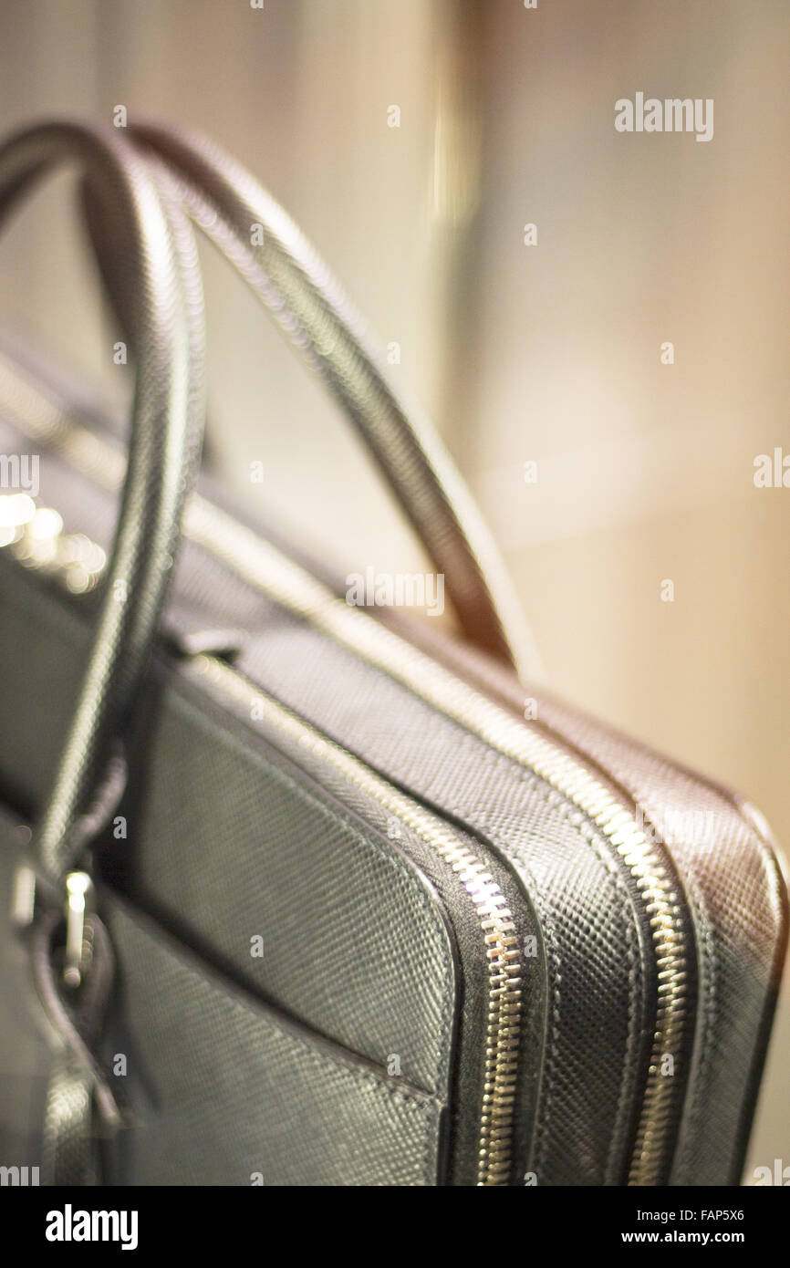 briefcase store