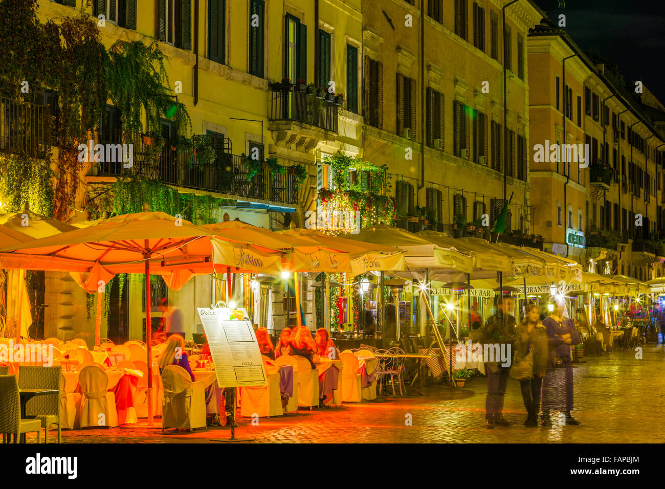 Restaurants at night in Piazza Navona; Rome Stock Photo Alamy