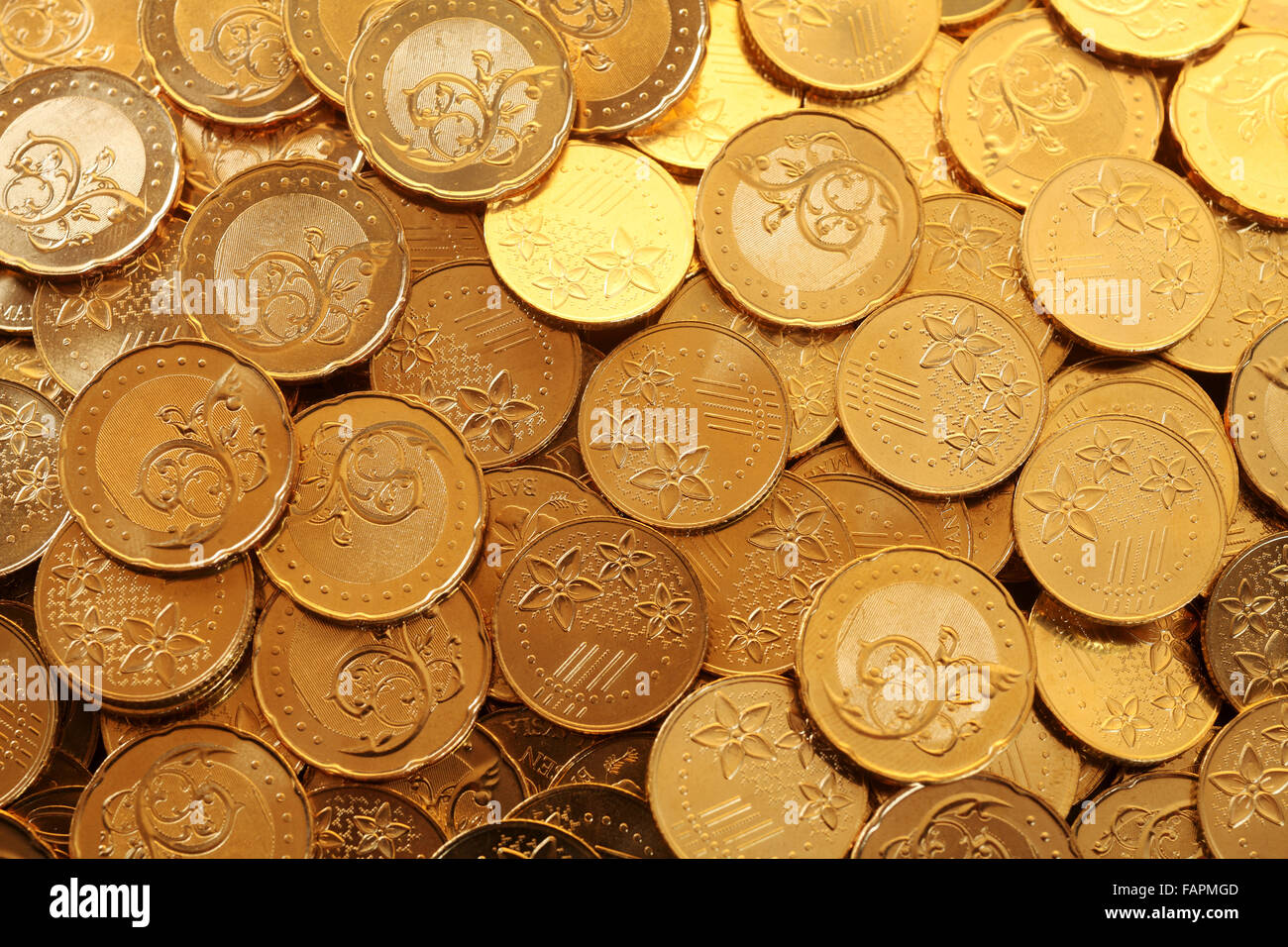 Pile of coins hi-res stock photography and images - Alamy
