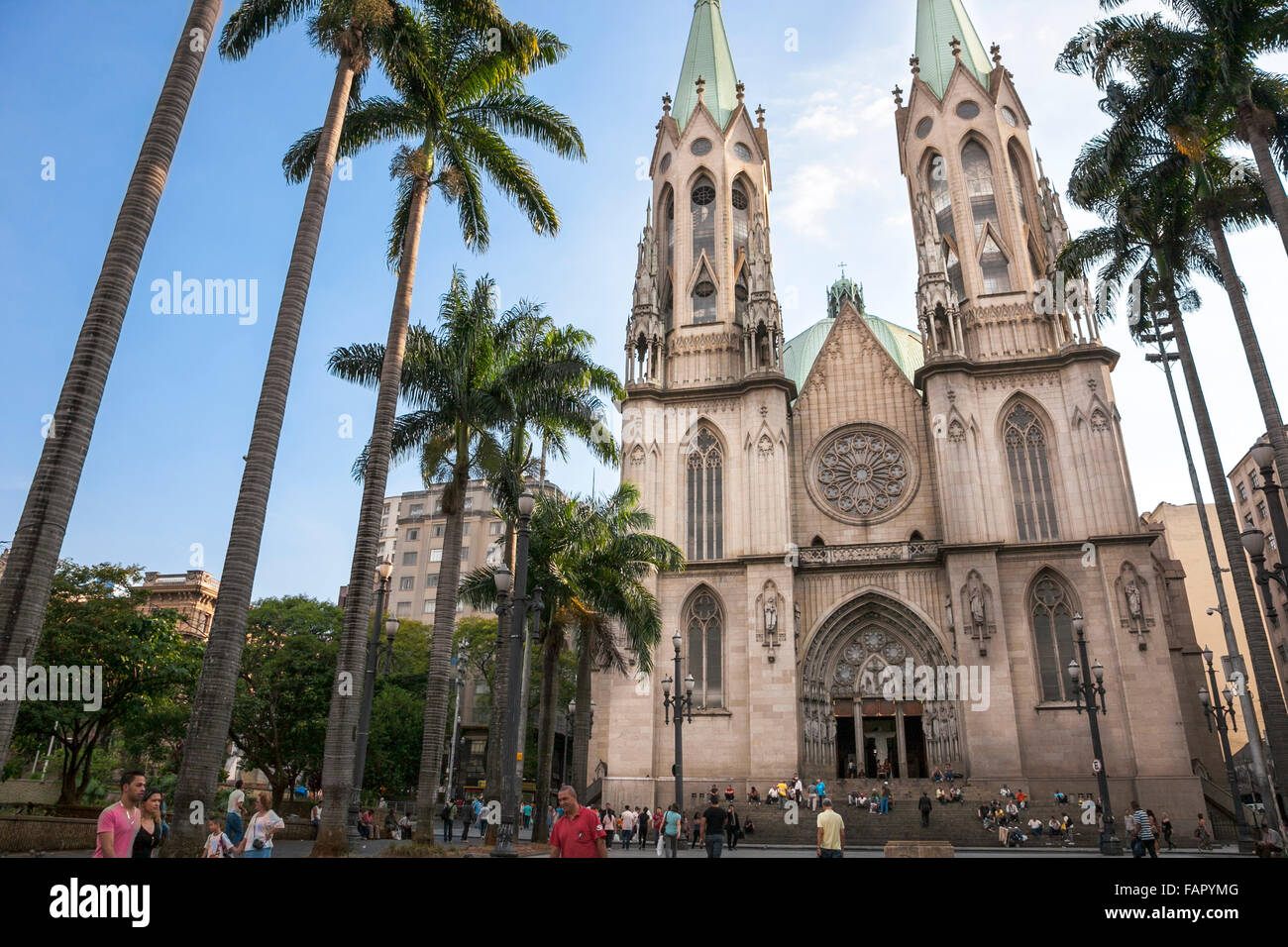 Sao Paulo Cathedral (Catedral Metropolitana, Catedral da Sé de São Paulo) and the Praça da Sé in Sao Paulo, Brazil Stock Photo