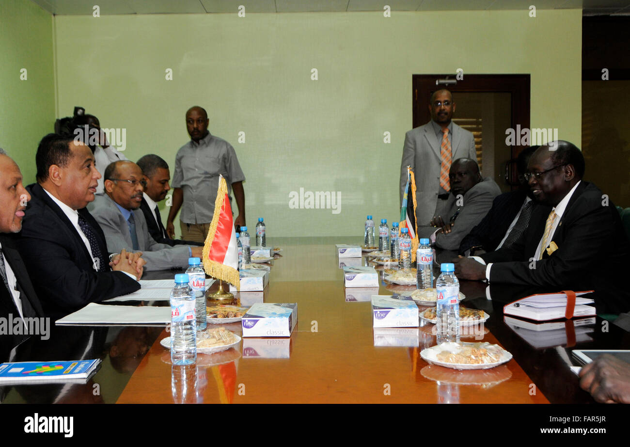 Khartoum, Sudan. 3rd Jan, 2016. Sudan's Foreign Minister Ibrahim Ghandour (2rd L) and South Sudan's Foreign Minister Barnaba Benjamin (1st R) hold talks in Khartoum, Sudan, Jan. 3, 2016. Sudan and South Sudan reiterated Sunday their joint commitment to their cooperation agreements. Credit:  Mohammed Babiker/Xinhua/Alamy Live News Stock Photo