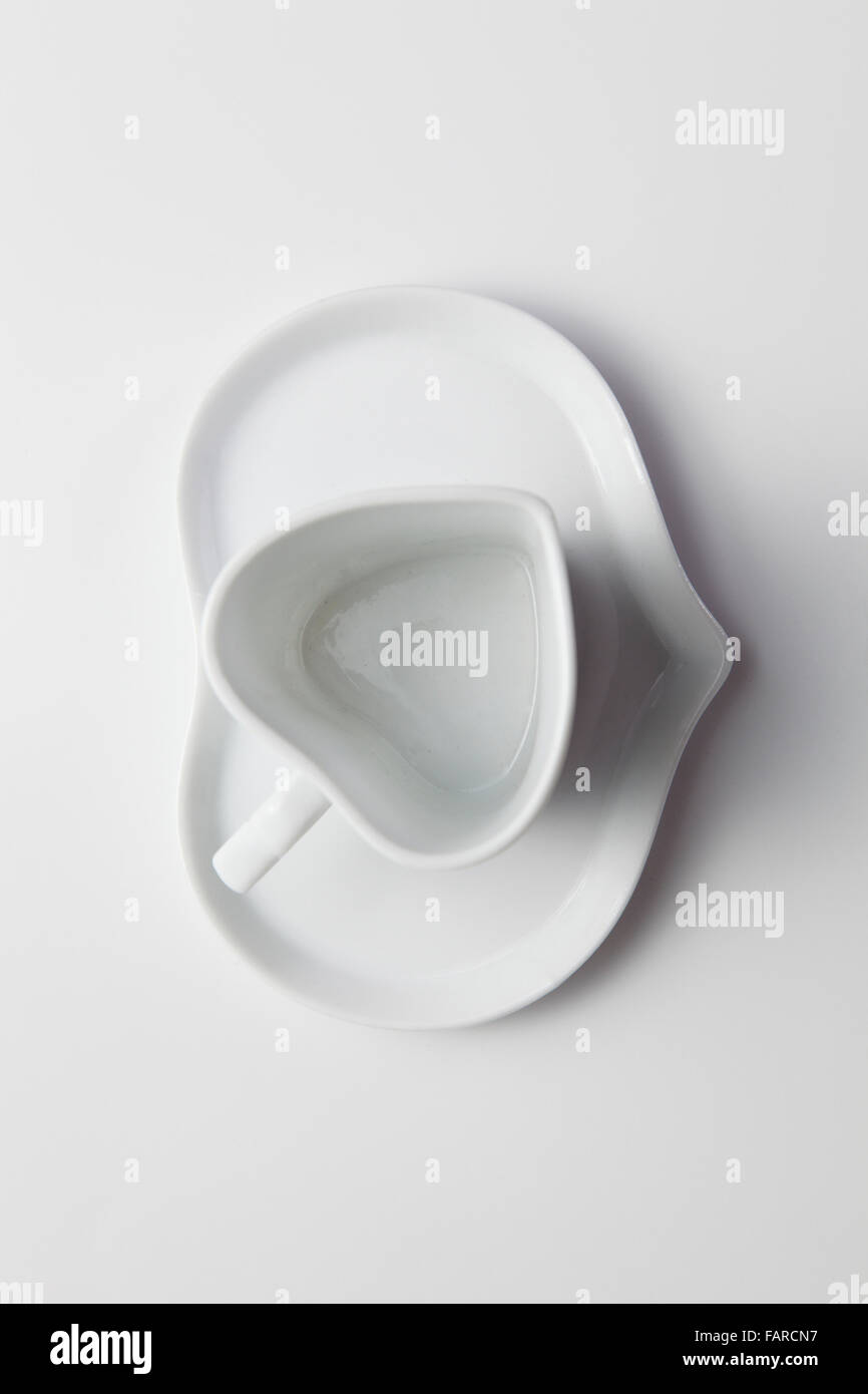 heart shape of coffee cup on the plain background Stock Photo - Alamy