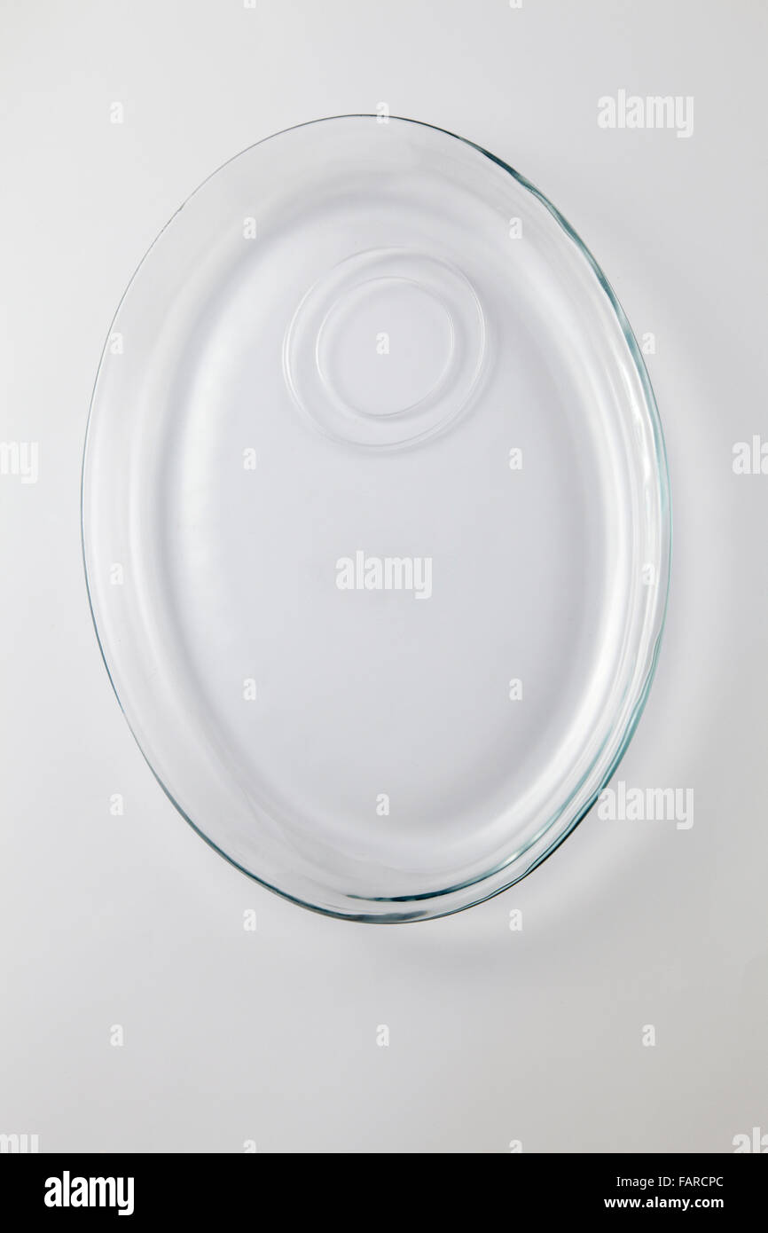 Clean white dinner plate with drop shadow Stock Photo Alamy
