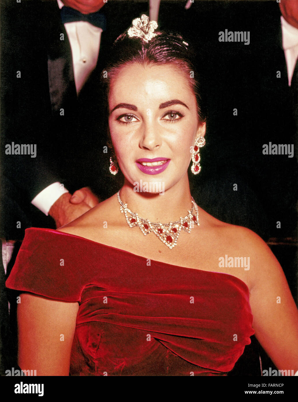 Elizabeth taylor necklace hi-res stock photography and images - Alamy
