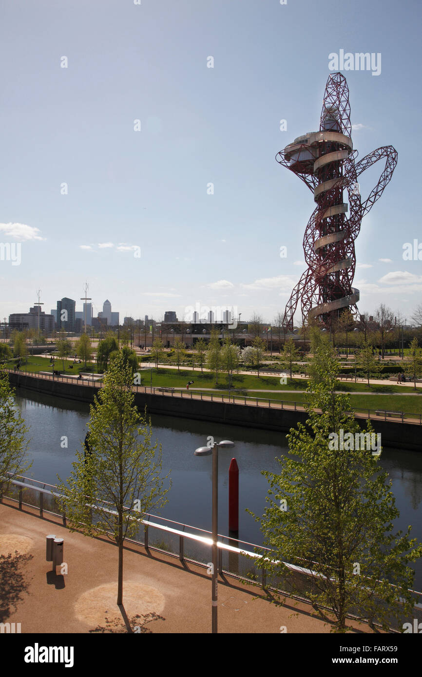 The Arcelor Mittal Orbit viewed from across the river Stock Photo