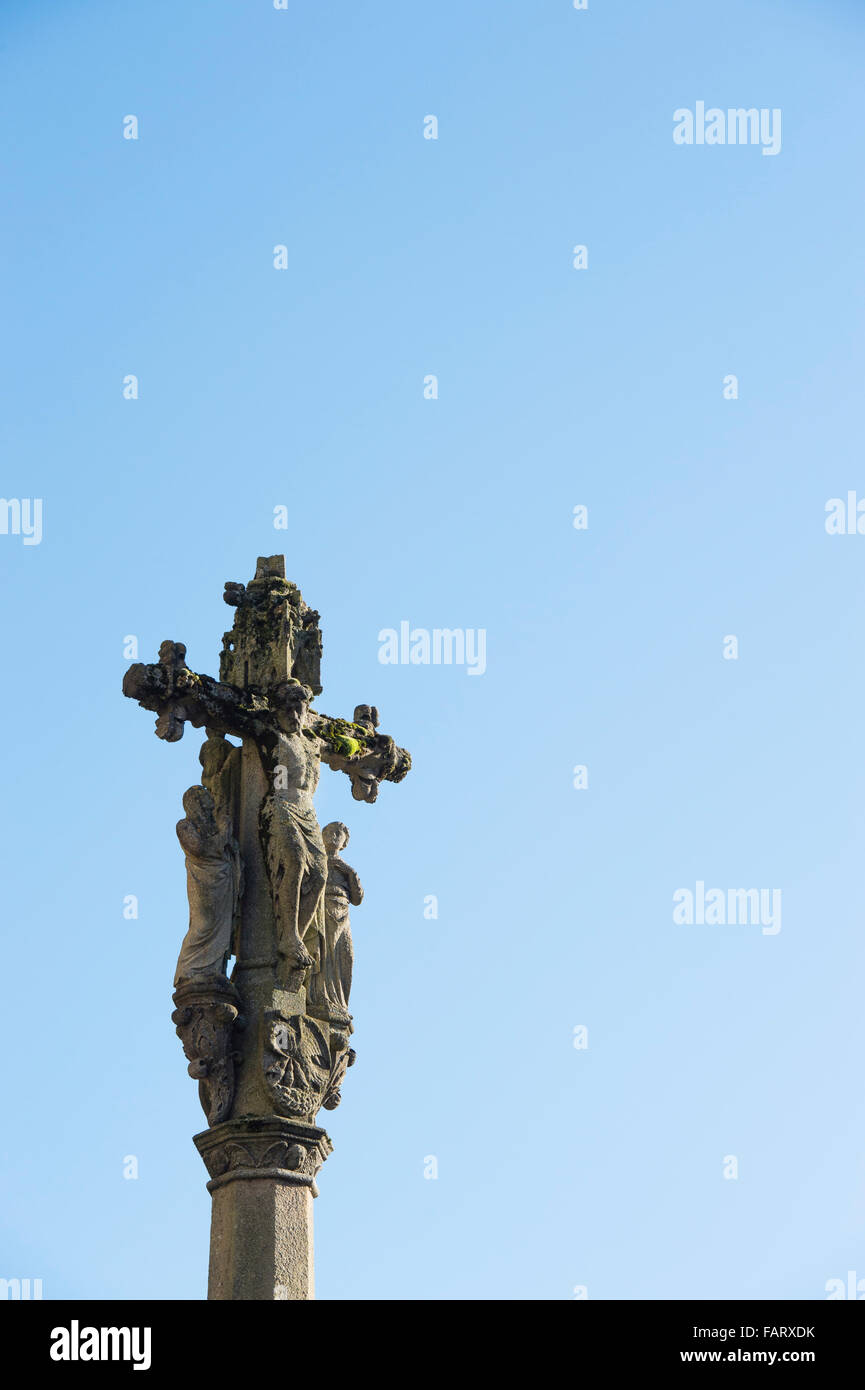 Crucifixion statue outside St John the Baptist church, Cirencester, Gloucestershire, England Stock Photo