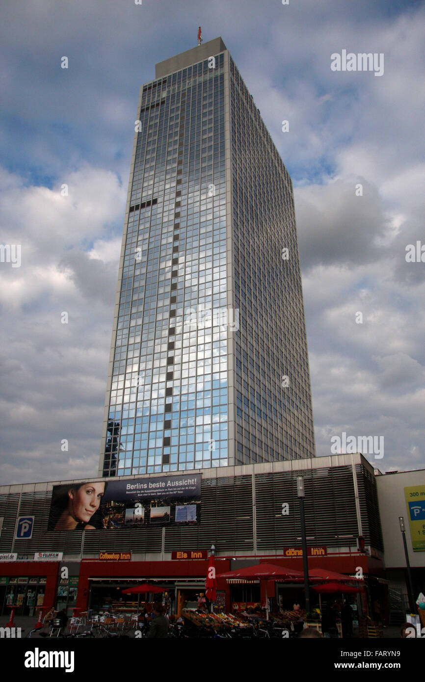 Das Ehemalige Forumhotel Heute Park Inn Berlin Mitte Stock Photo Alamy