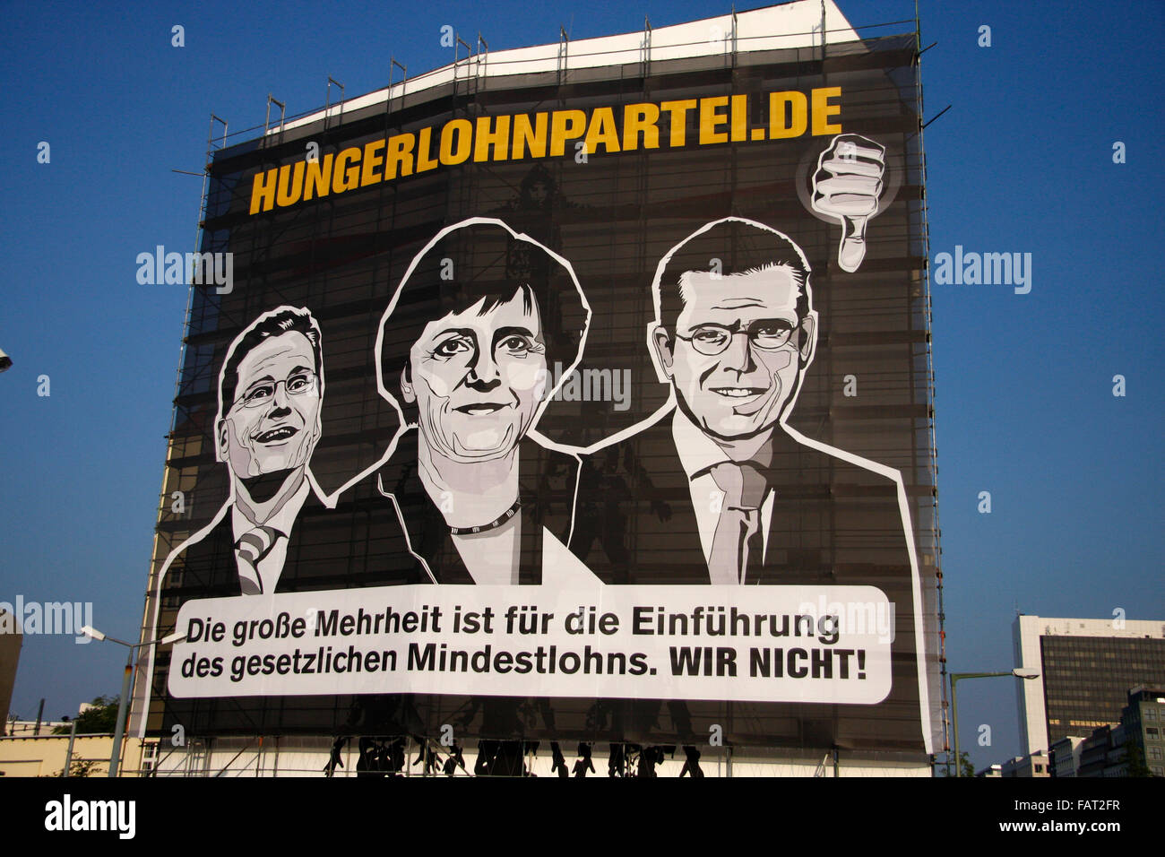 Hungerlohnpartei.de: Guido Westerwelle, Angela Merkel, Karl-Theodor zu Guttenberg  - Wahlplakate zur Bundestagswahl 2009, 21. Se Stock Photo