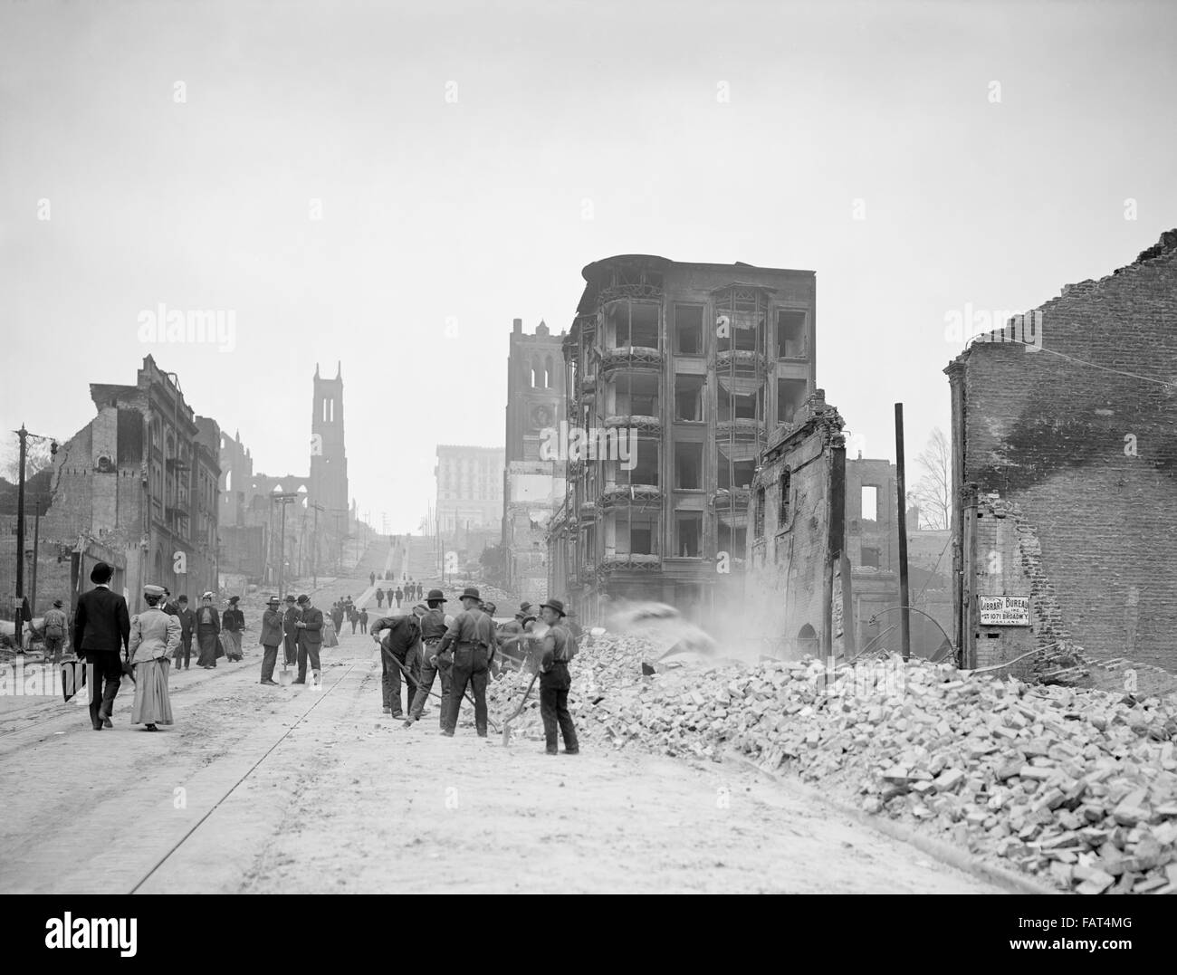 Clearing Away Debris after Earthquake, California Street, San Francisco, California, USA, circa 1906 Stock Photo