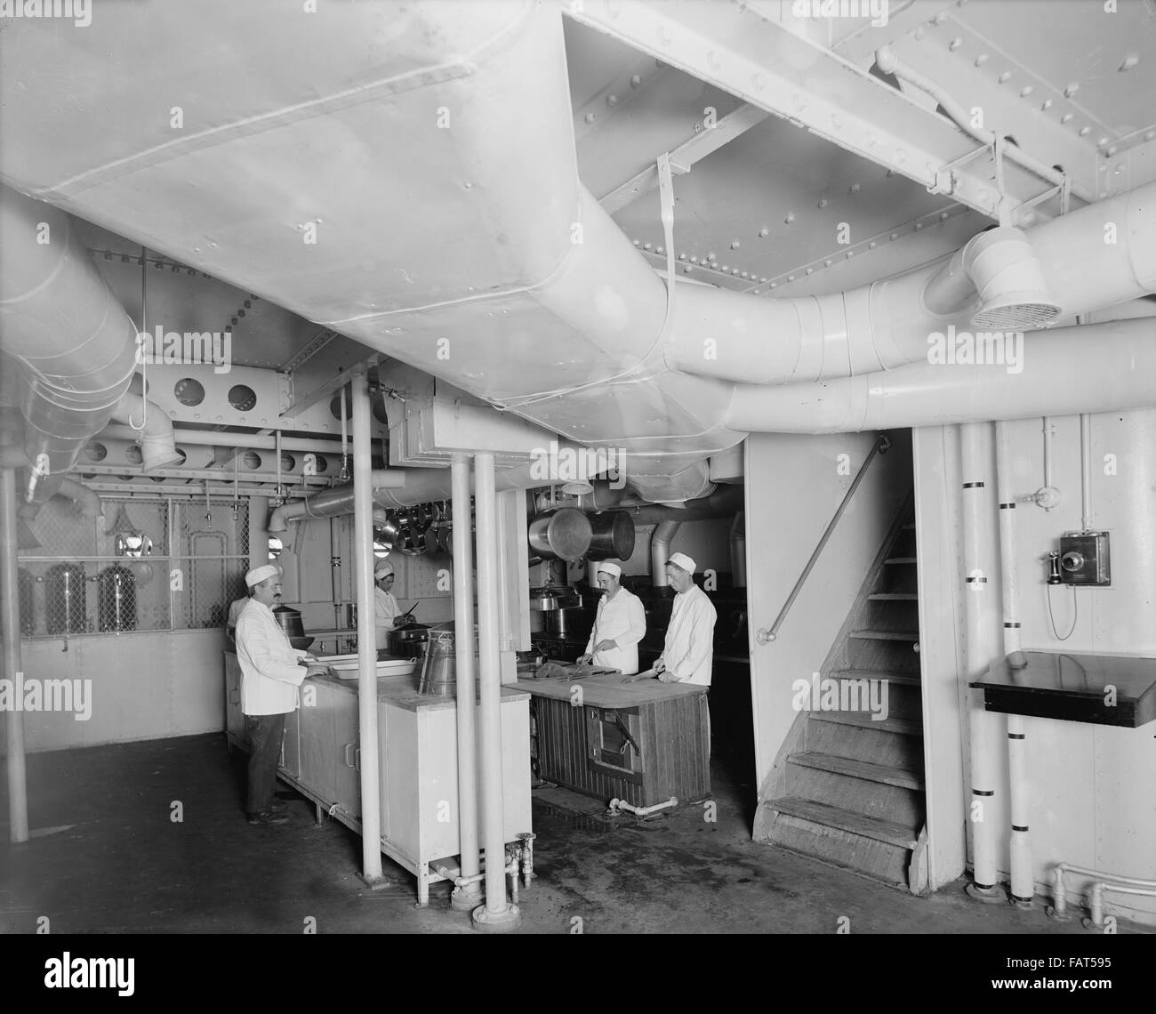 Cooks in Galley, Steamer, City of Cleveland, 1908 Stock Photo