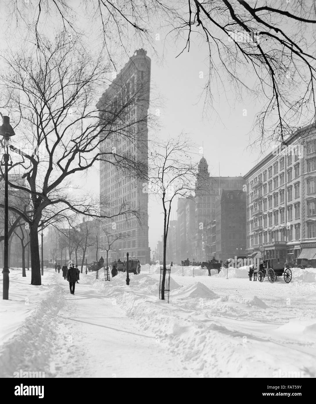 Flatiron Building After Snow Storm, New York City, USA, circa 1905 Stock Photo