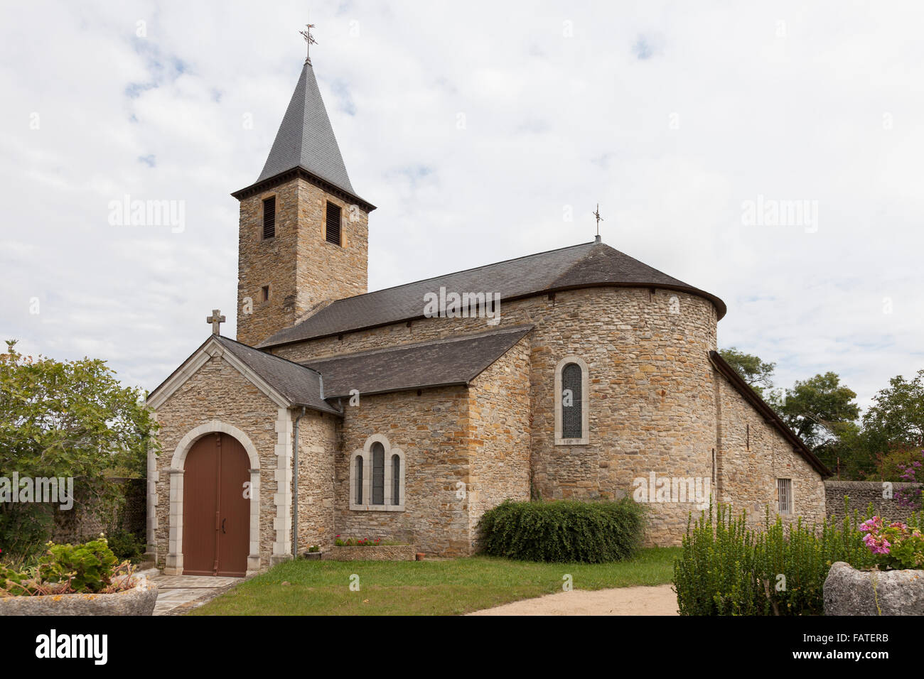Église Saint Jean-Baptiste in the village of Aren - Pyrénées-Atlantiques, Aquitaine, France. Stock Photo