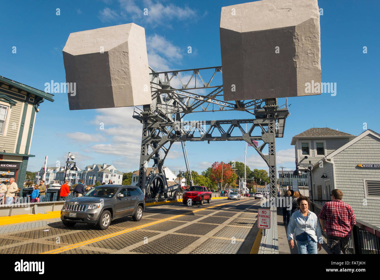 Strauss heel trunnion bascule bridge hires stock photography and
