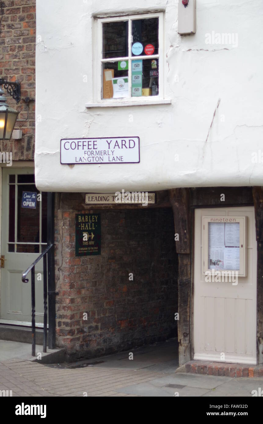 Signs and entrance to the alley Coffee Yard, York, England Stock Photo
