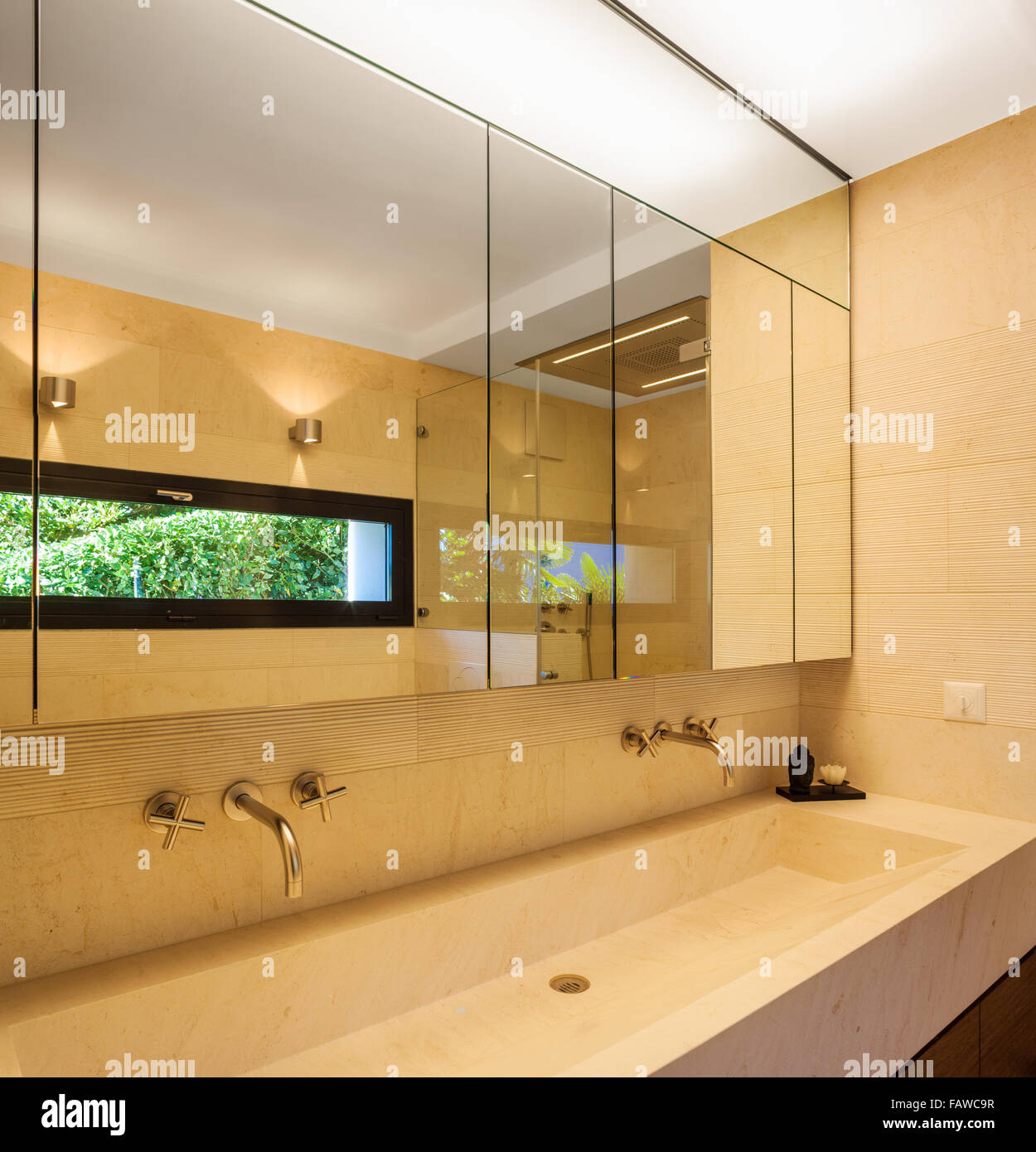 Modern house, bathroom Stock Photo - Alamy